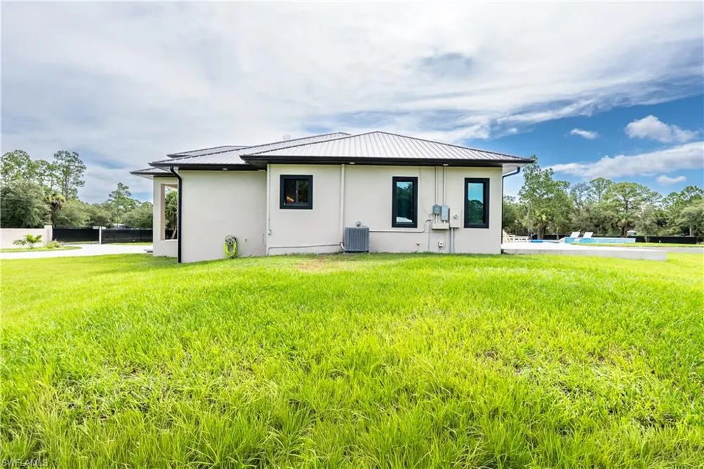 300 Montura Avenue Clewiston, FL 33440