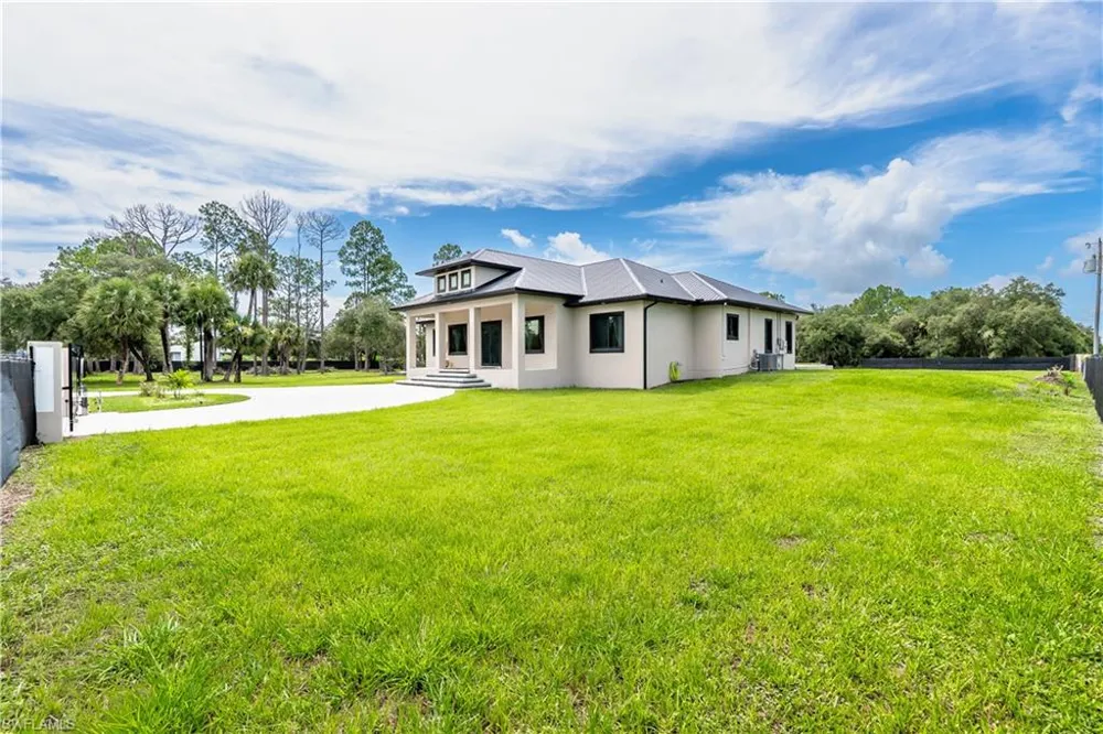 300 Montura Avenue Clewiston, FL 33440