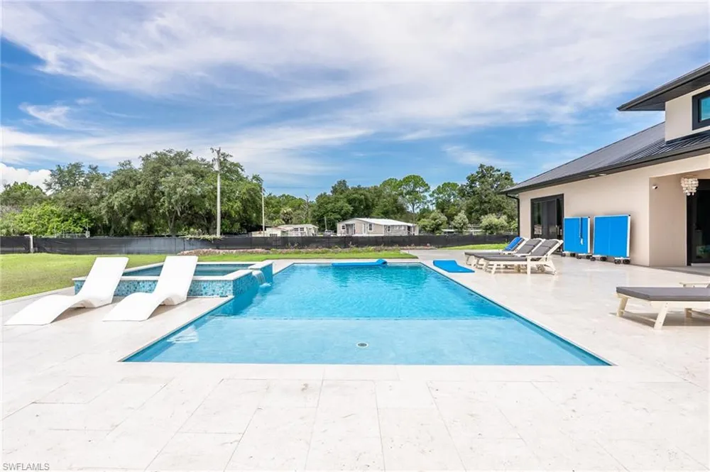 300 Montura Avenue Clewiston, FL 33440