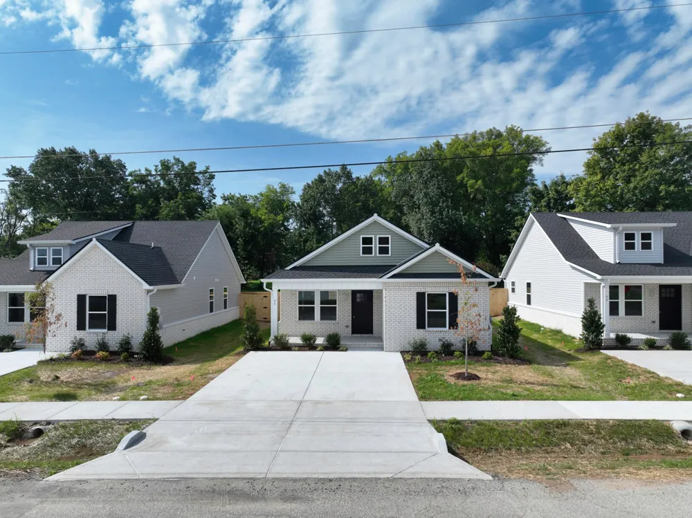 94 Donna Dr Hendersonville, TN 37075