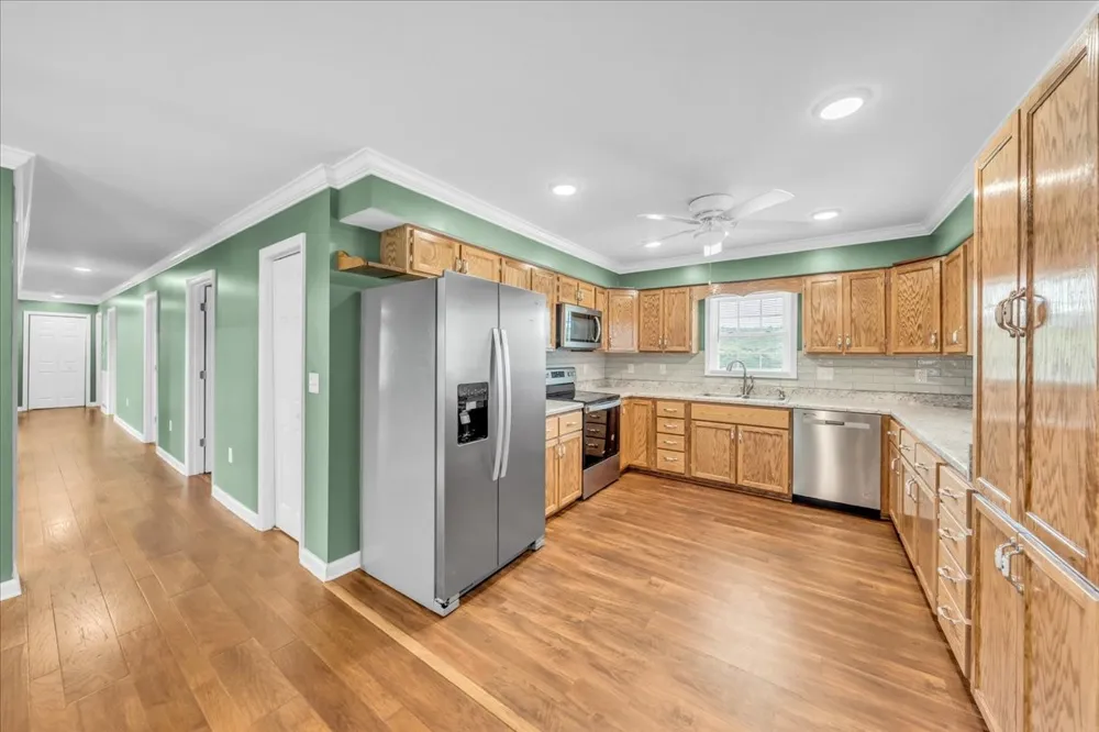 1981 Gossburg Rd Beechgrove, TN 37018