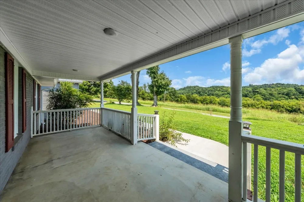 1981 Gossburg Rd Beechgrove, TN 37018