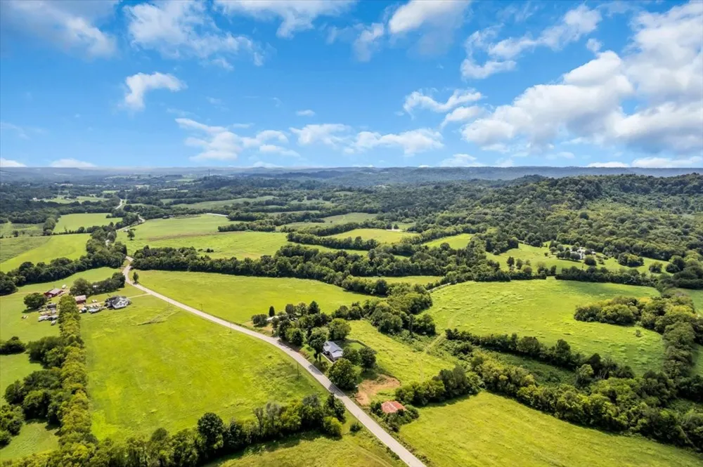 1981 Gossburg Rd Beechgrove, TN 37018