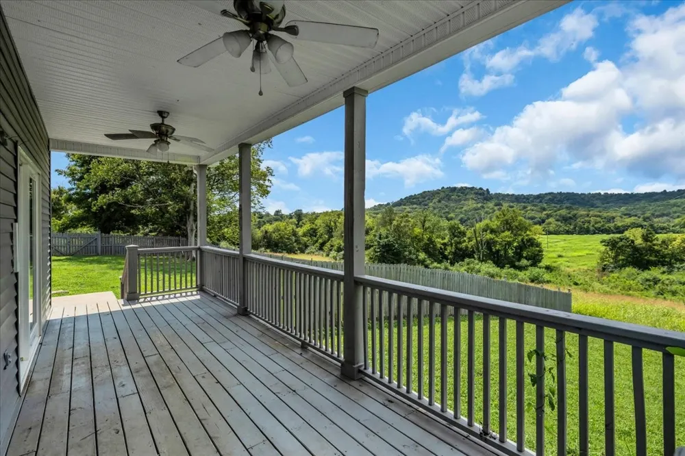 1981 Gossburg Rd Beechgrove, TN 37018