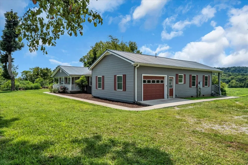 1981 Gossburg Rd Beechgrove, TN 37018