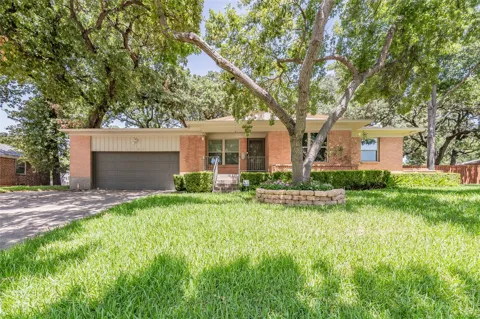 1233 Fair Oaks Drive