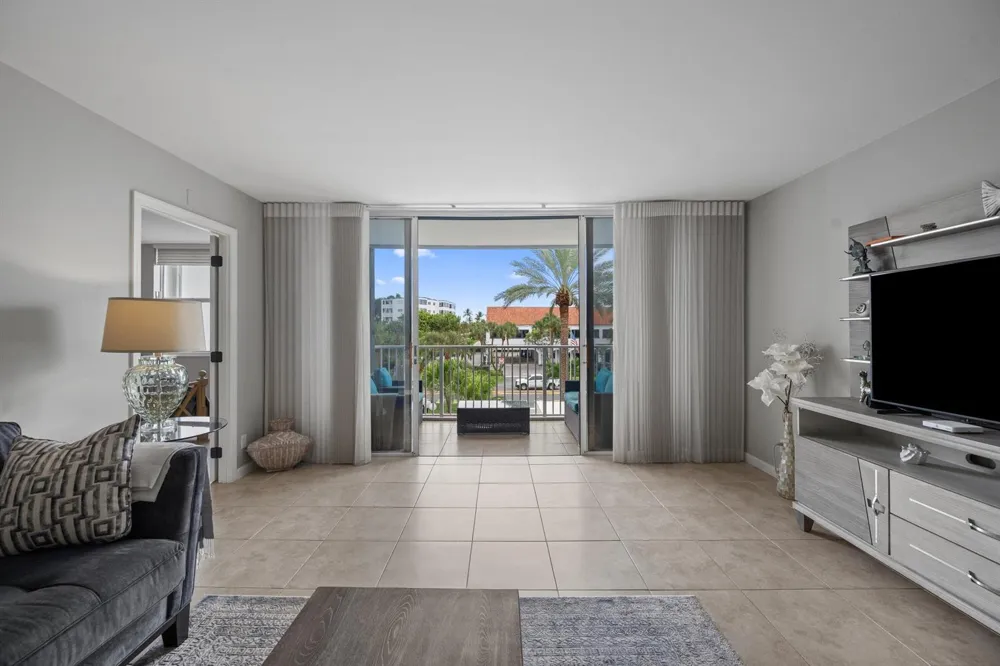 2860 S OCEAN BOULEVARD #316 Palm Beach, FL 33480