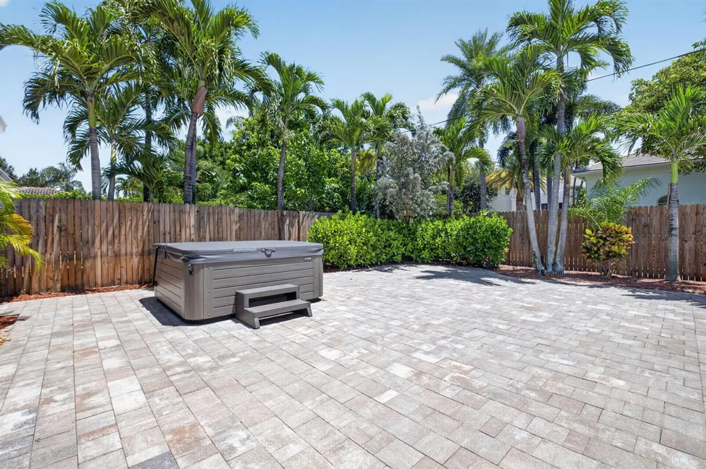 1170 SW 21st Street Boca Raton, FL 33486