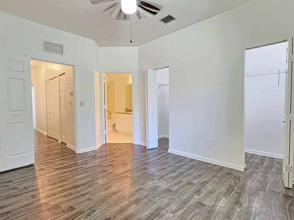 8833 S ISLES CIRCLE #8833 Tamarac, FL 33321