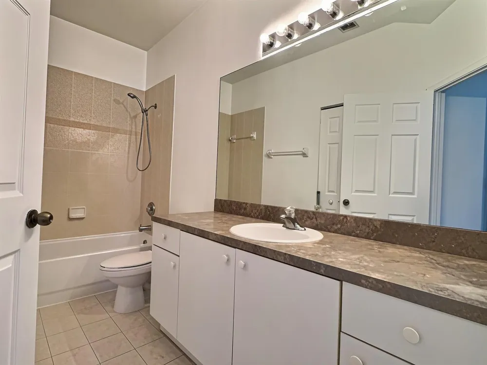 8833 S ISLES CIRCLE #8833 Tamarac, FL 33321