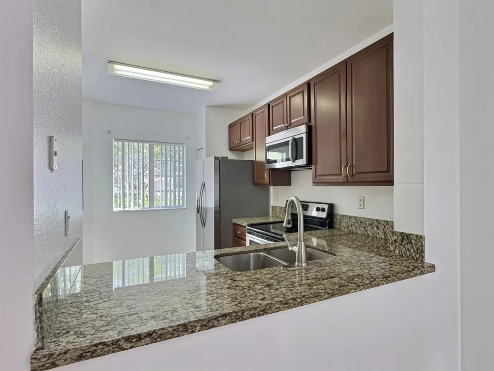 8833 S ISLES CIRCLE #8833 Tamarac, FL 33321
