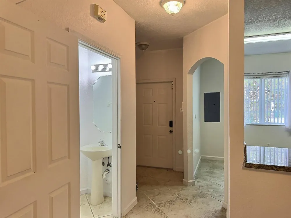 8833 S ISLES CIRCLE #8833 Tamarac, FL 33321