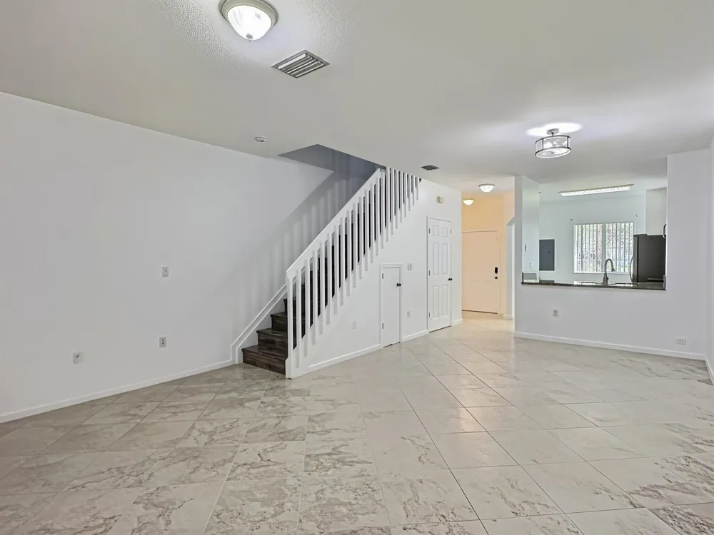 8833 S ISLES CIRCLE #8833 Tamarac, FL 33321