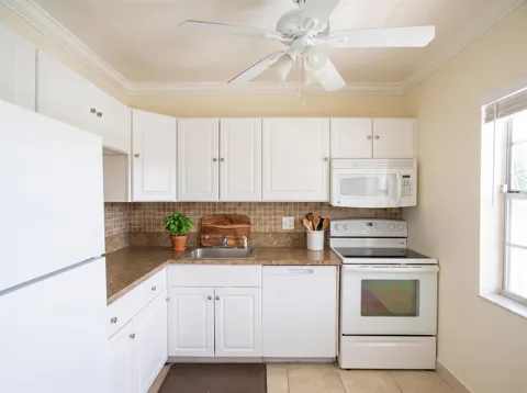 551 NW 80TH AVENUE #203