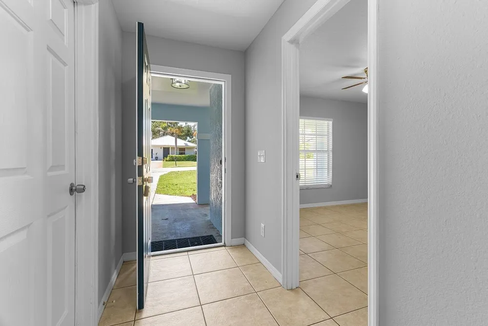 216 13th Street SW Vero Beach, FL 32962