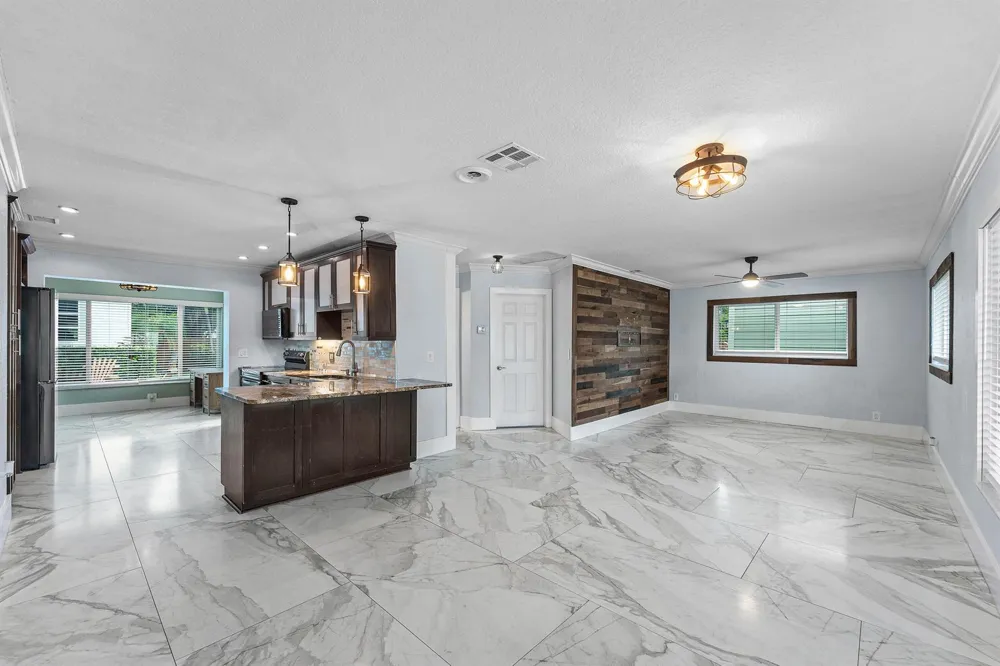 819 6TH STREET Lake Park, FL 33403
