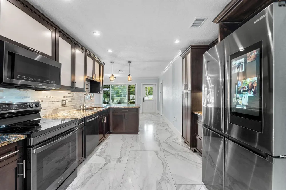 819 6TH STREET Lake Park, FL 33403