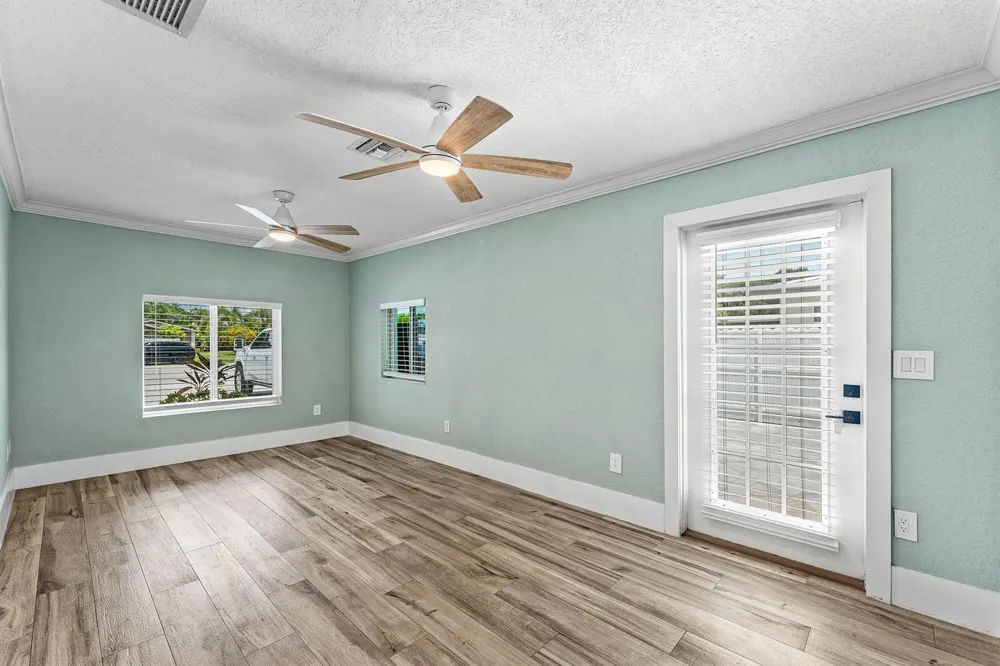 819 6TH STREET Lake Park, FL 33403