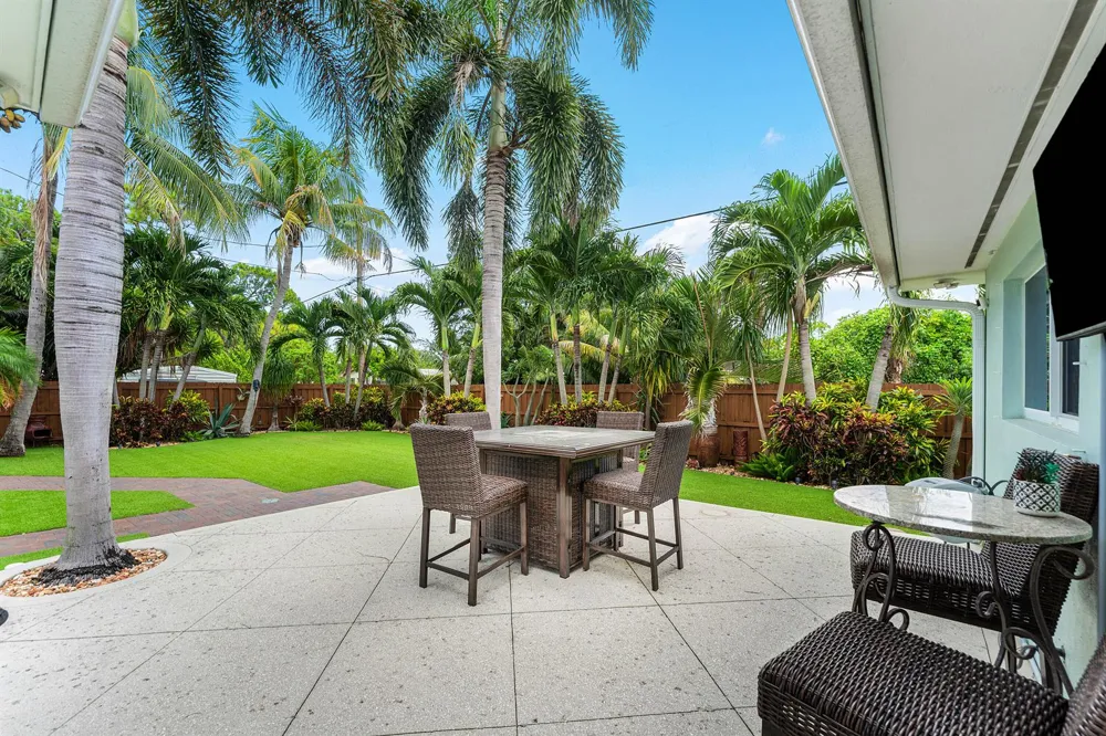 819 6TH STREET Lake Park, FL 33403