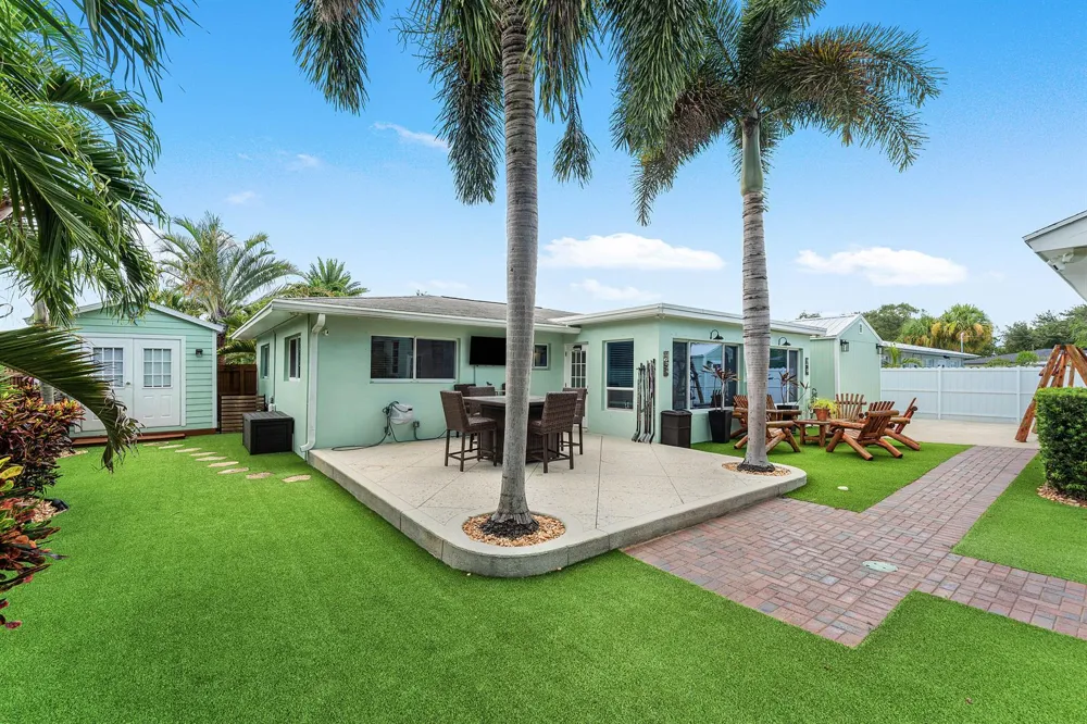 819 6TH STREET Lake Park, FL 33403
