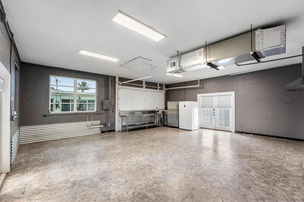 819 6TH STREET Lake Park, FL 33403
