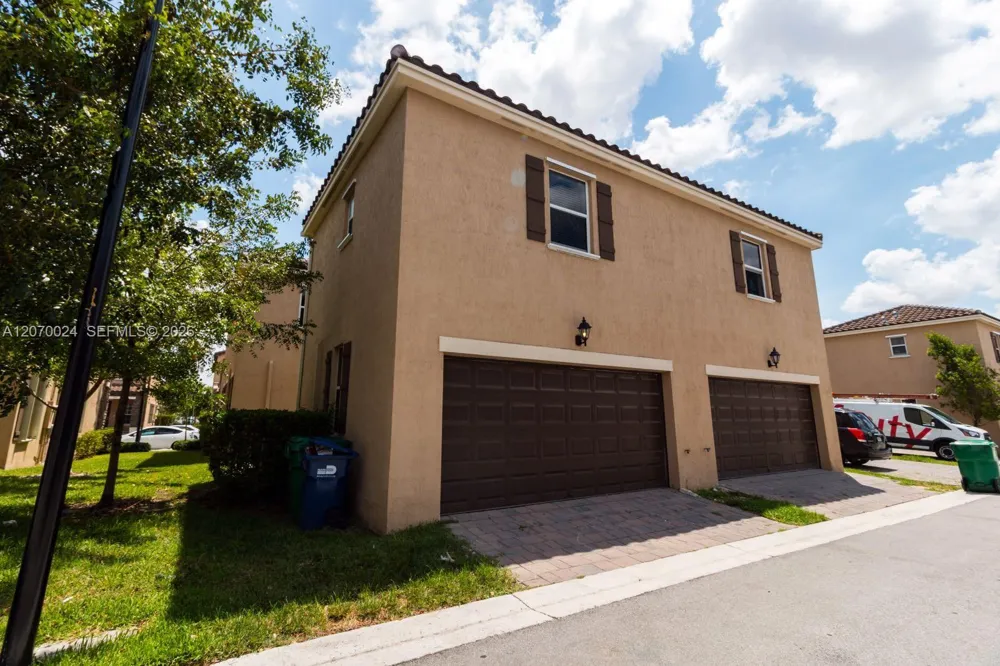 9362 SW 171st Ave Miami, FL 33196