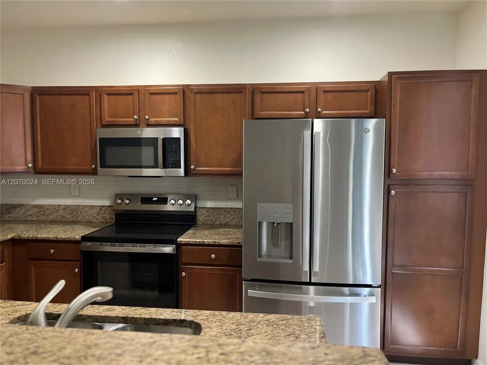9362 SW 171st Ave Miami, FL 33196