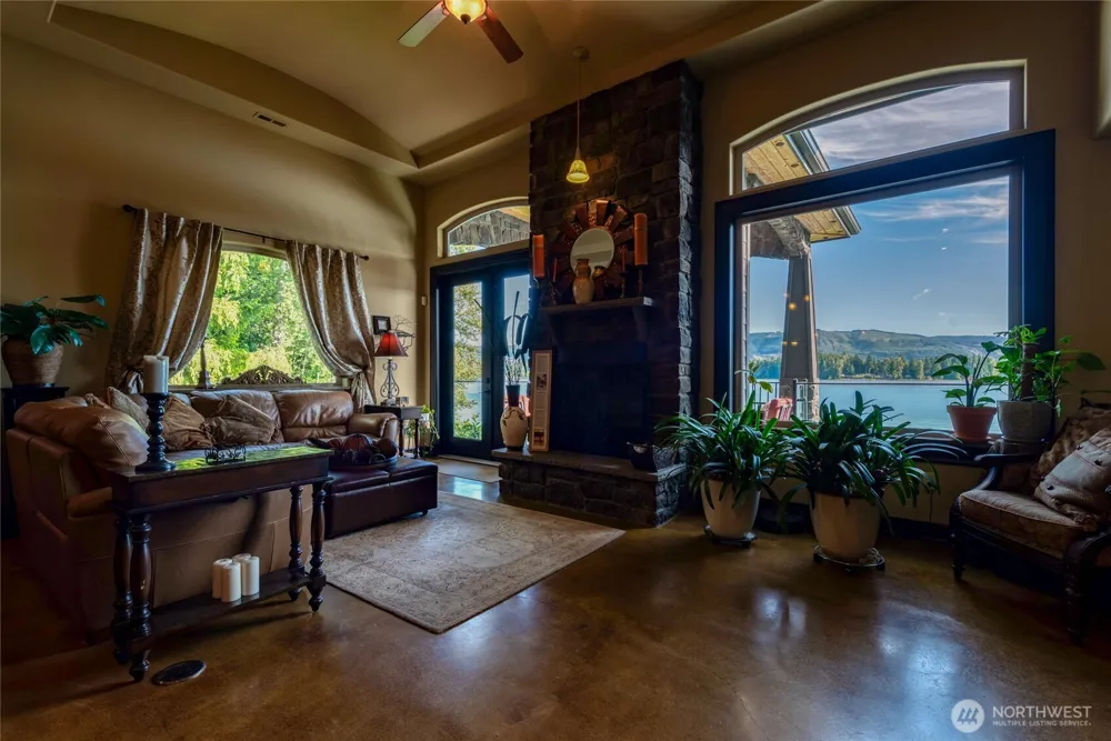 15718 Scenic Shores Drive SE Yelm, WA 98597