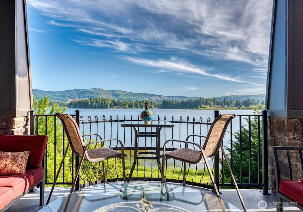 15718 Scenic Shores Drive SE Yelm, WA 98597