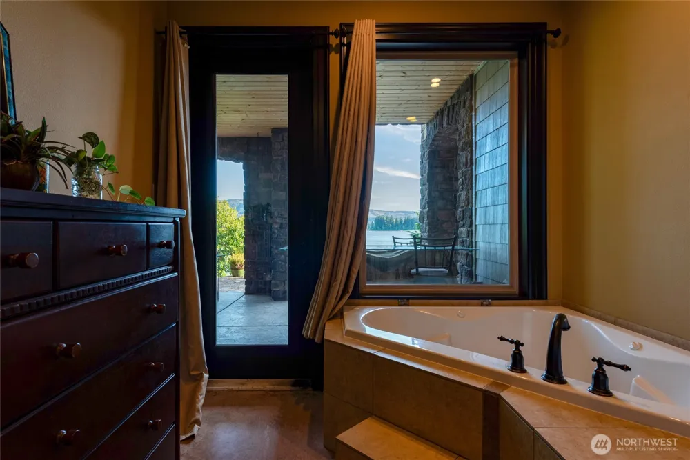 15718 Scenic Shores Drive SE Yelm, WA 98597