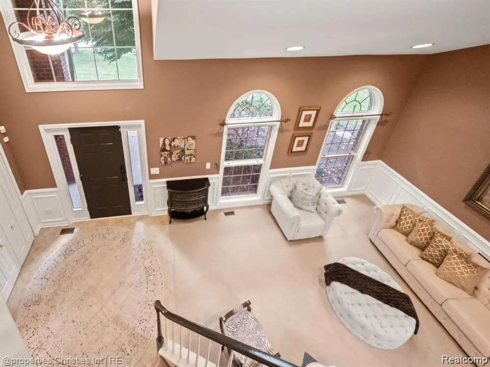 6304 Pennington Drive White Lake Charter Township, MI 48383