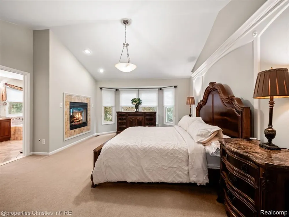 6304 Pennington Drive White Lake Charter Township, MI 48383