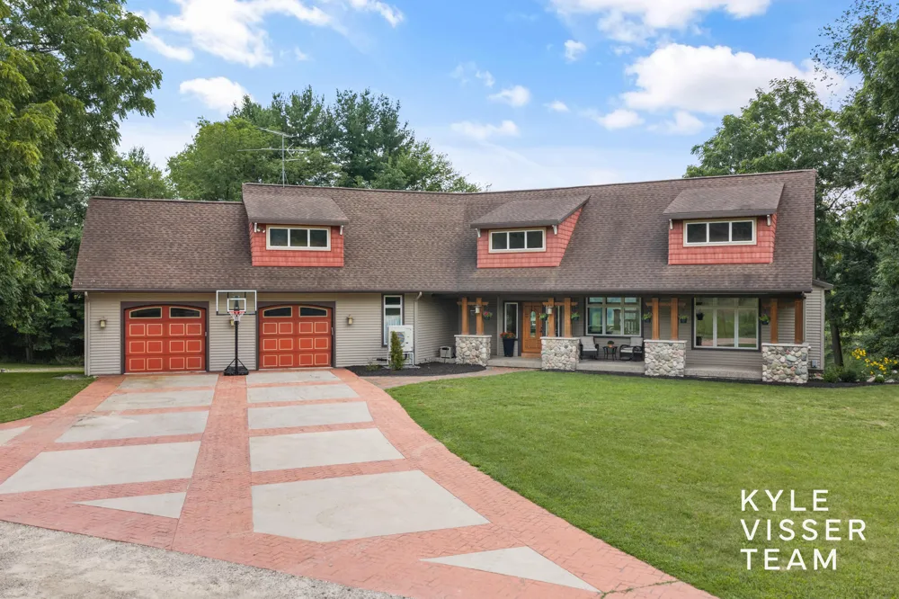 590 Talisman Drive NE Vergennes Township, MI 49331