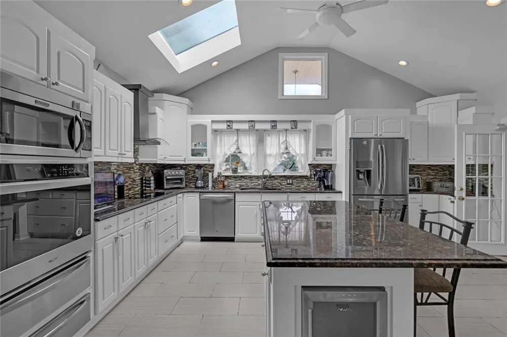 569 Garner Way NW Lilburn, GA 30047