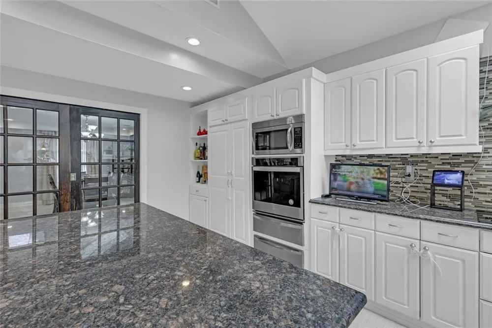 569 Garner Way NW Lilburn, GA 30047