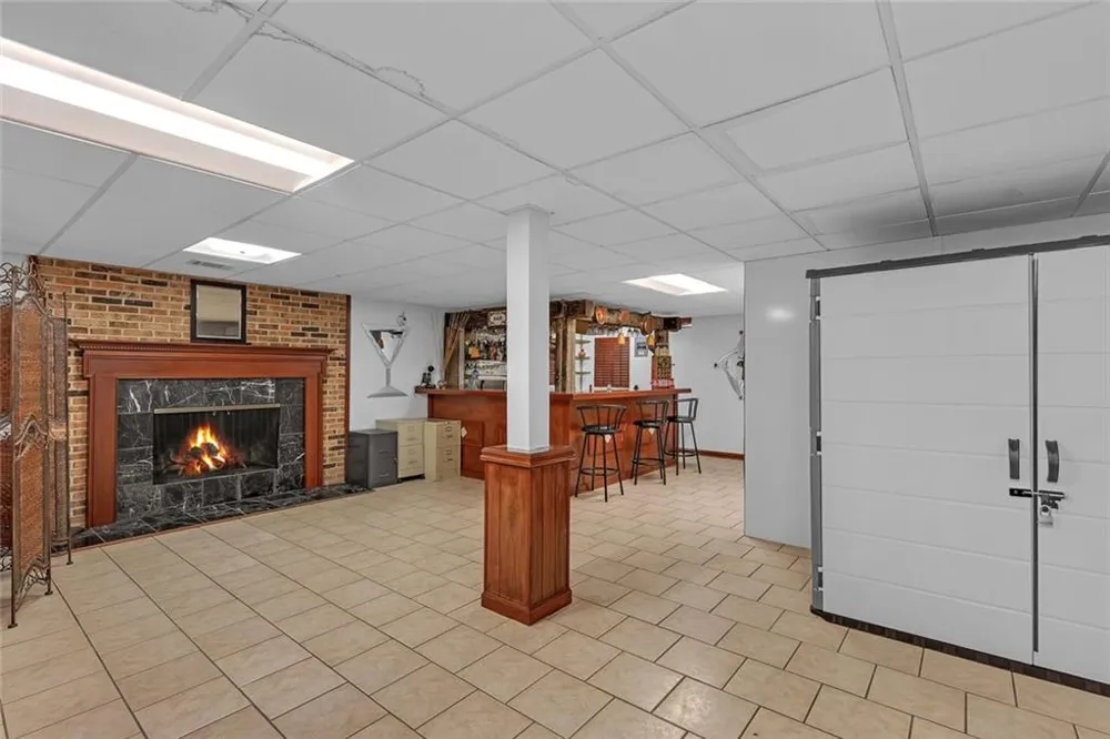 569 Garner Way NW Lilburn, GA 30047