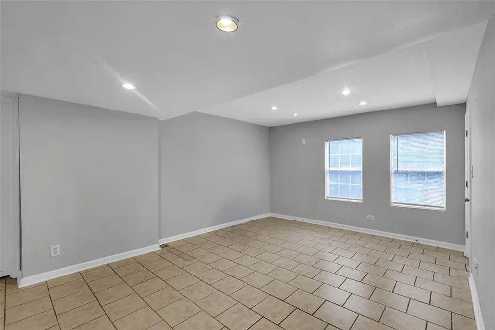 569 Garner Way NW Lilburn, GA 30047