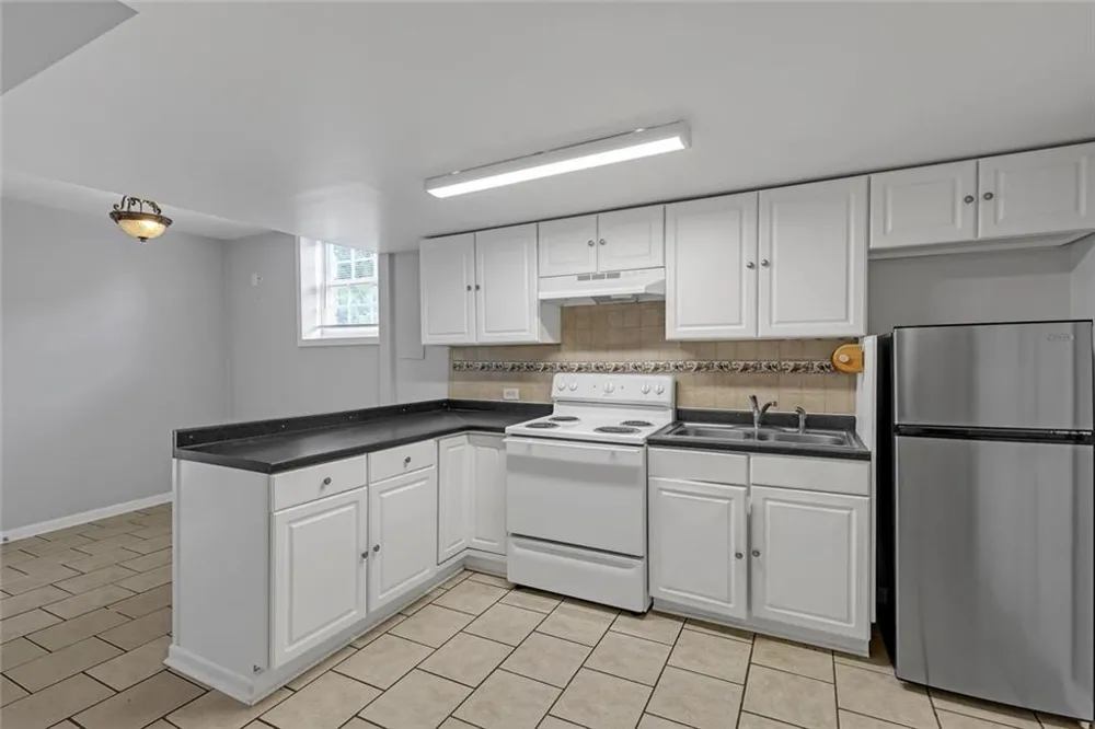 569 Garner Way NW Lilburn, GA 30047