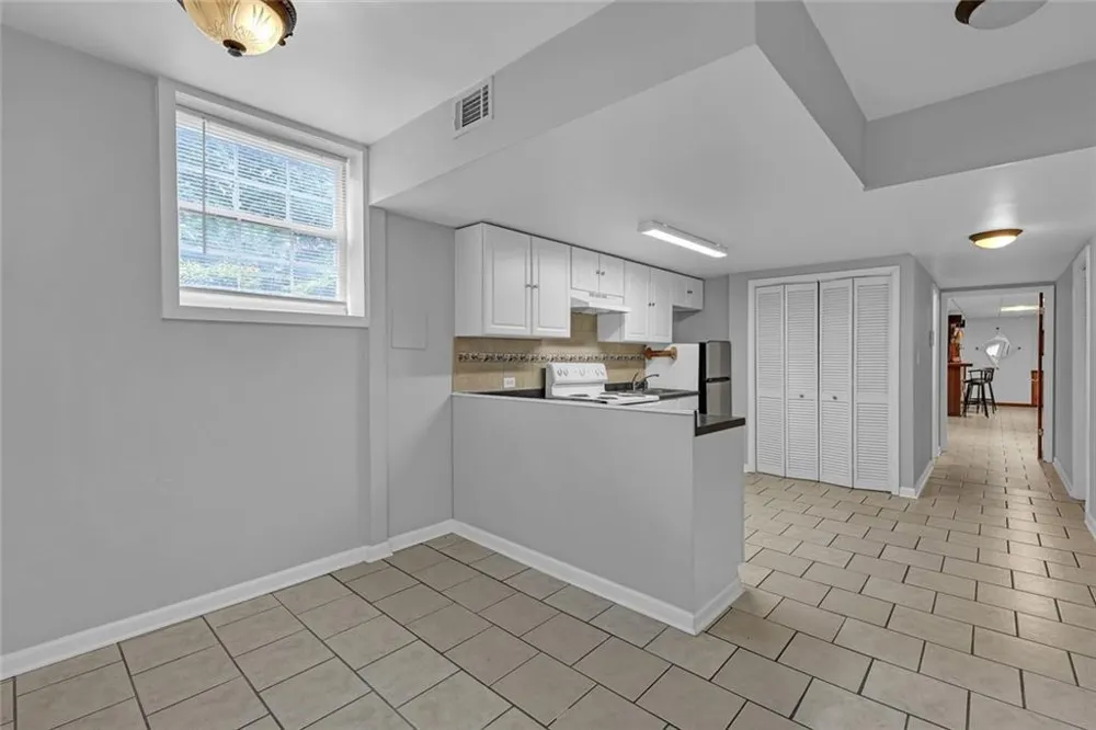 569 Garner Way NW Lilburn, GA 30047