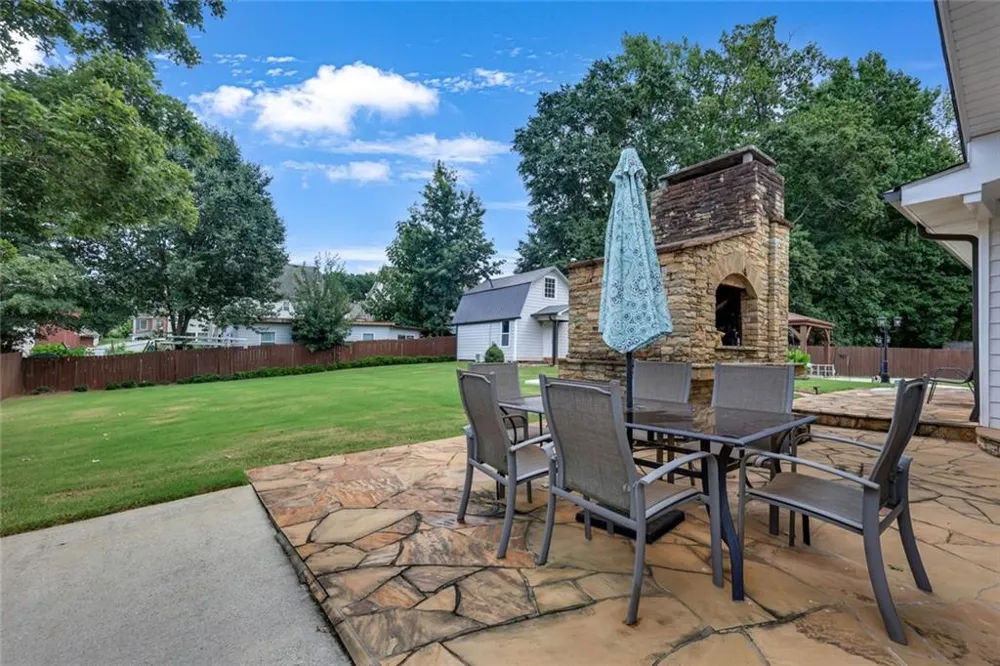 569 Garner Way NW Lilburn, GA 30047