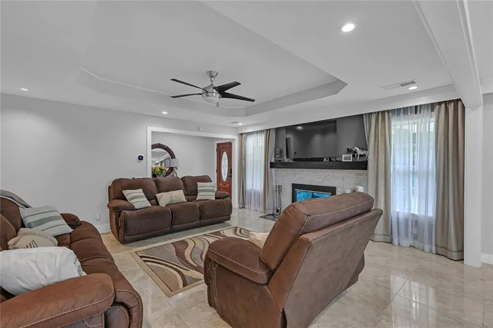 569 Garner Way NW Lilburn, GA 30047