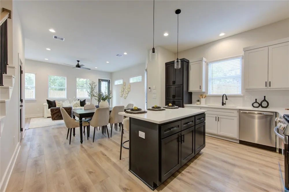 4706 Rawley Houston, TX 77020
