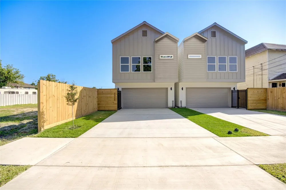 4706 Rawley Houston, TX 77020