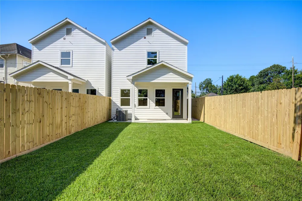 4706 Rawley Houston, TX 77020