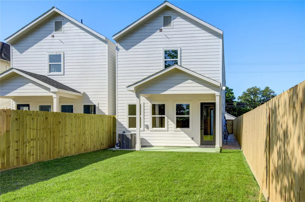 4706 Rawley Houston, TX 77020