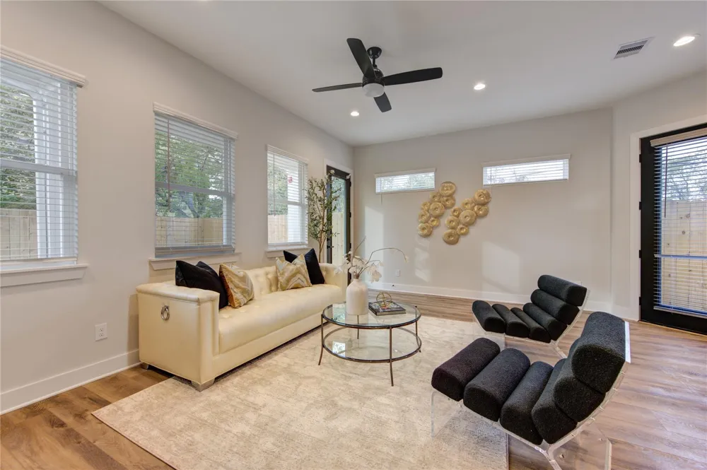 4706 Rawley Houston, TX 77020
