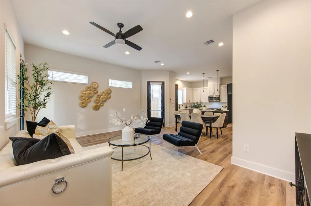 4706 Rawley Houston, TX 77020