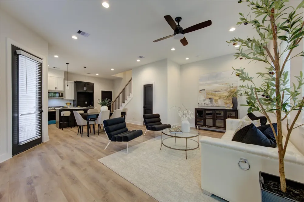 4706 Rawley Houston, TX 77020