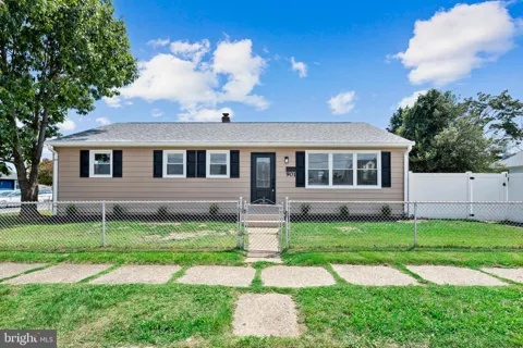 901 SHADELAND AVENUE