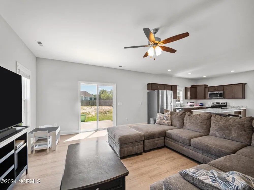 516 Poults Drive Richlands, NC 28574